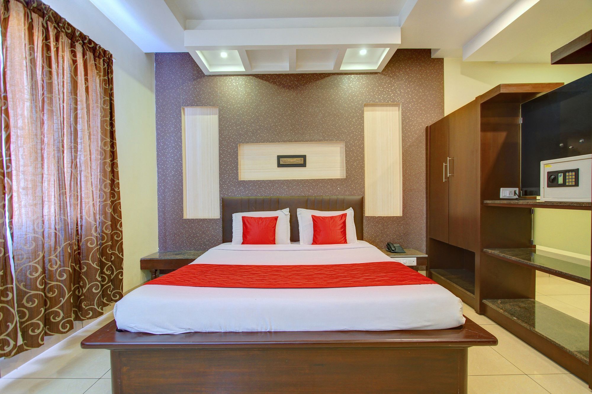 Oyo 4895 Abi Krishna Hotel Puducherry Buitenkant foto
