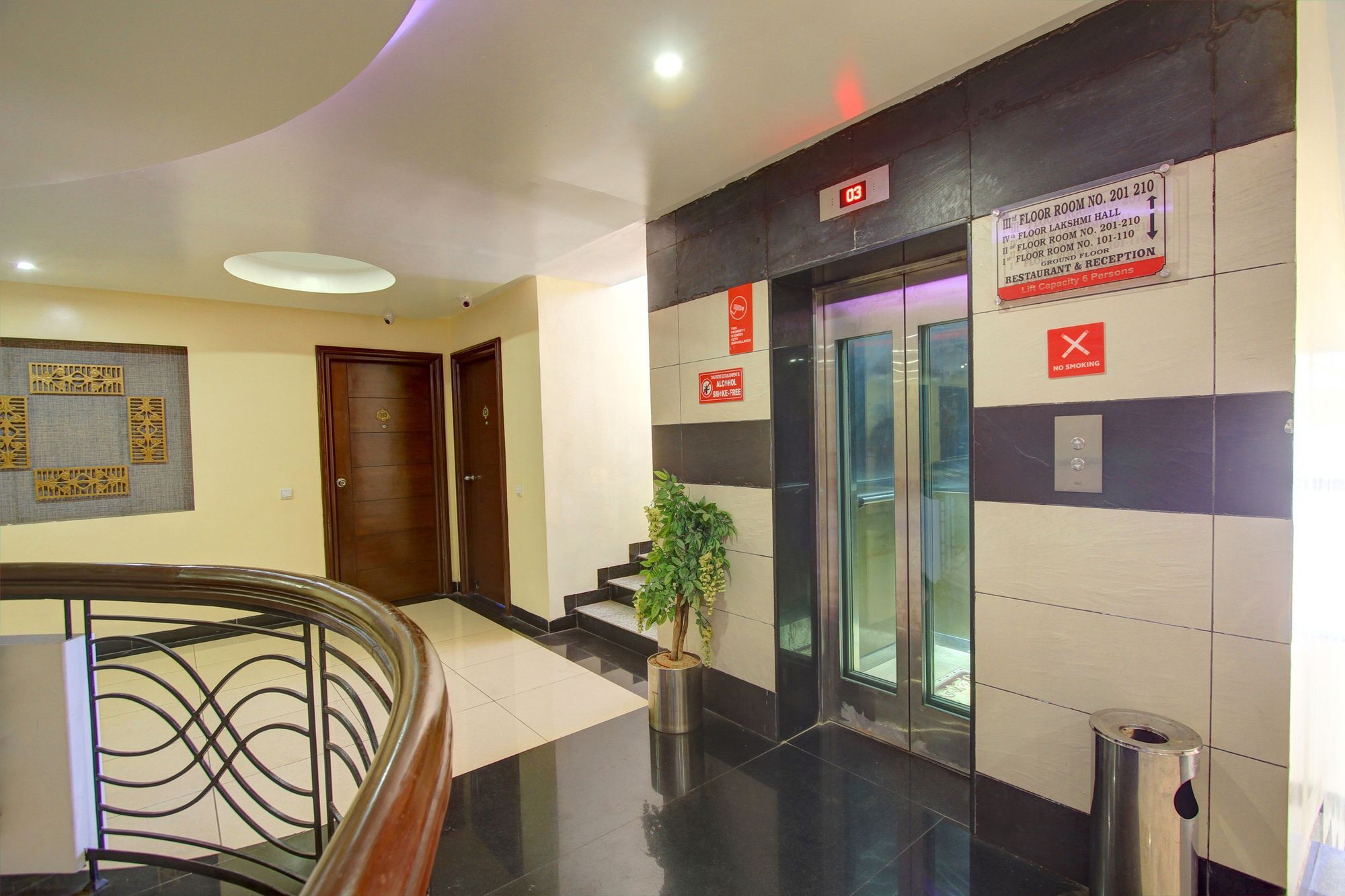 Oyo 4895 Abi Krishna Hotel Puducherry Buitenkant foto