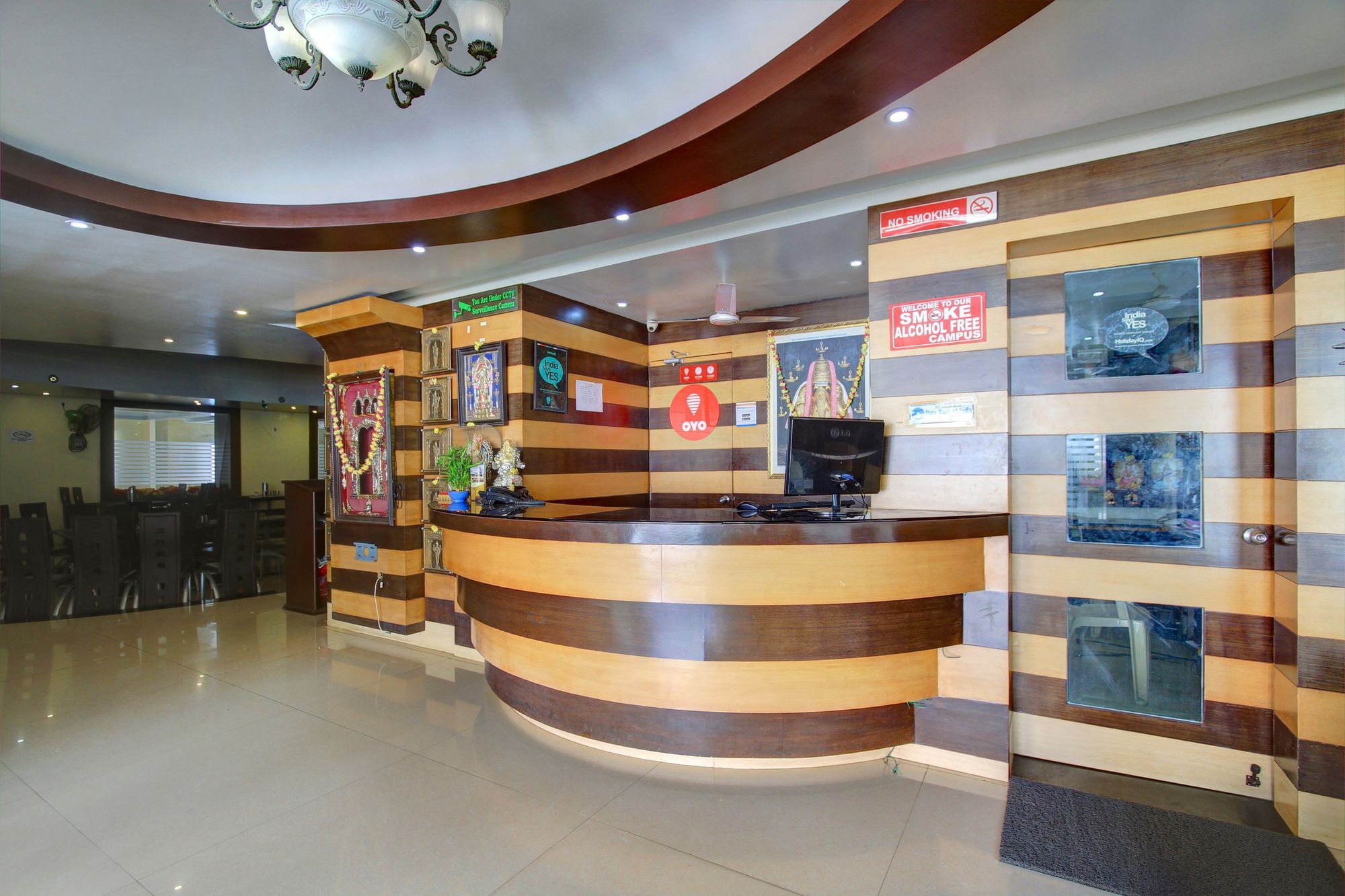 Oyo 4895 Abi Krishna Hotel Puducherry Buitenkant foto