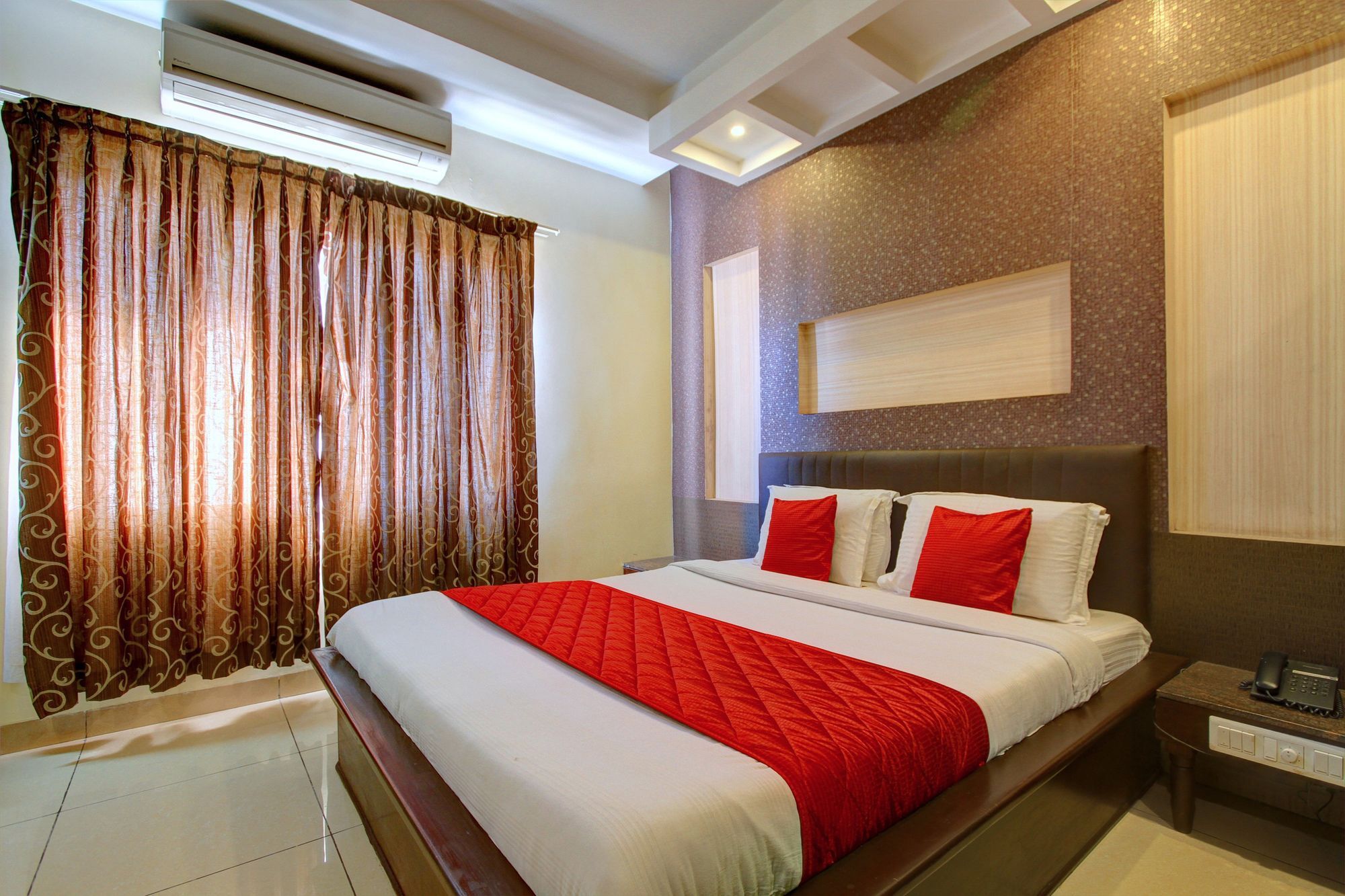 Oyo 4895 Abi Krishna Hotel Puducherry Buitenkant foto