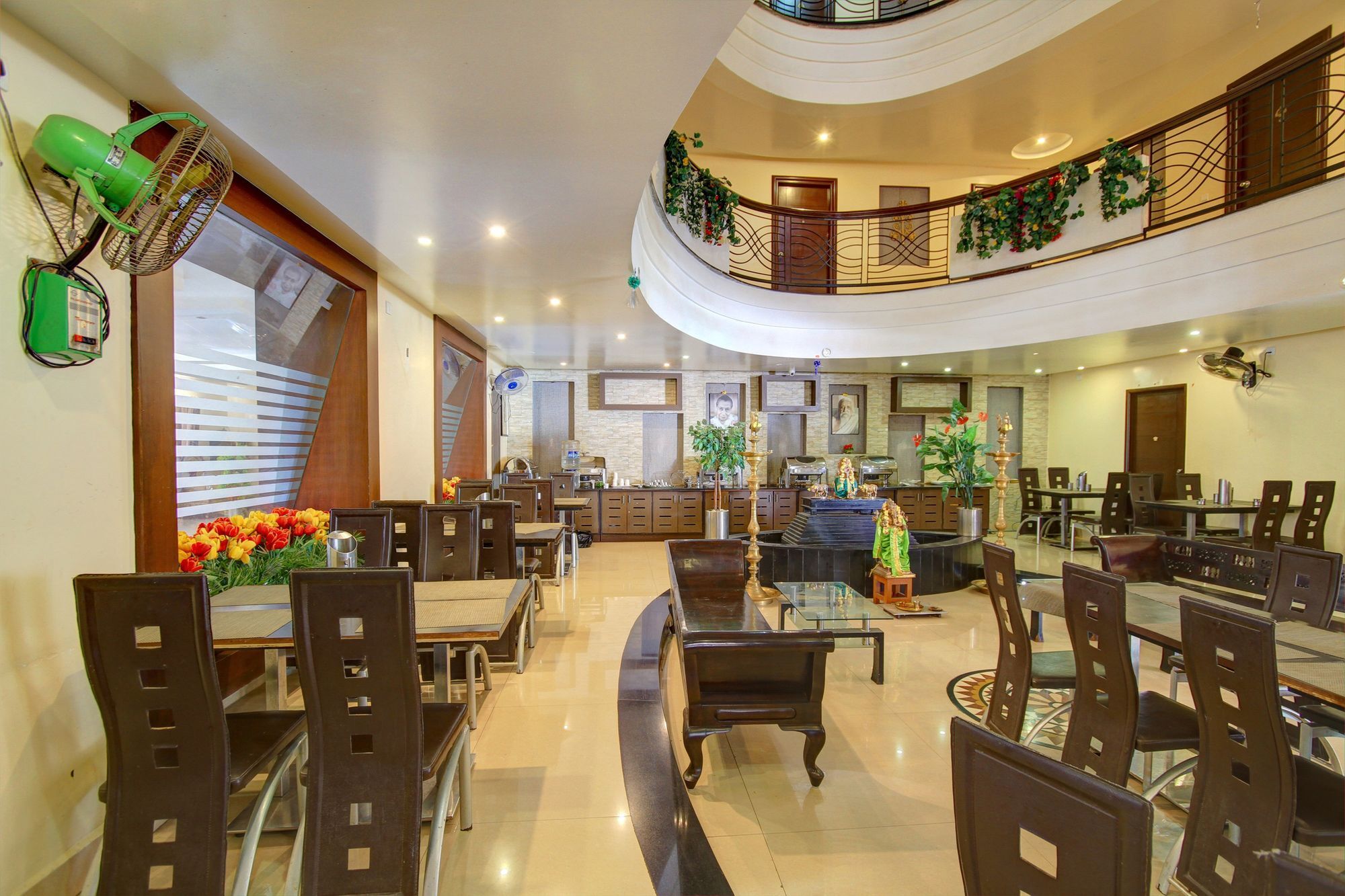 Oyo 4895 Abi Krishna Hotel Puducherry Buitenkant foto