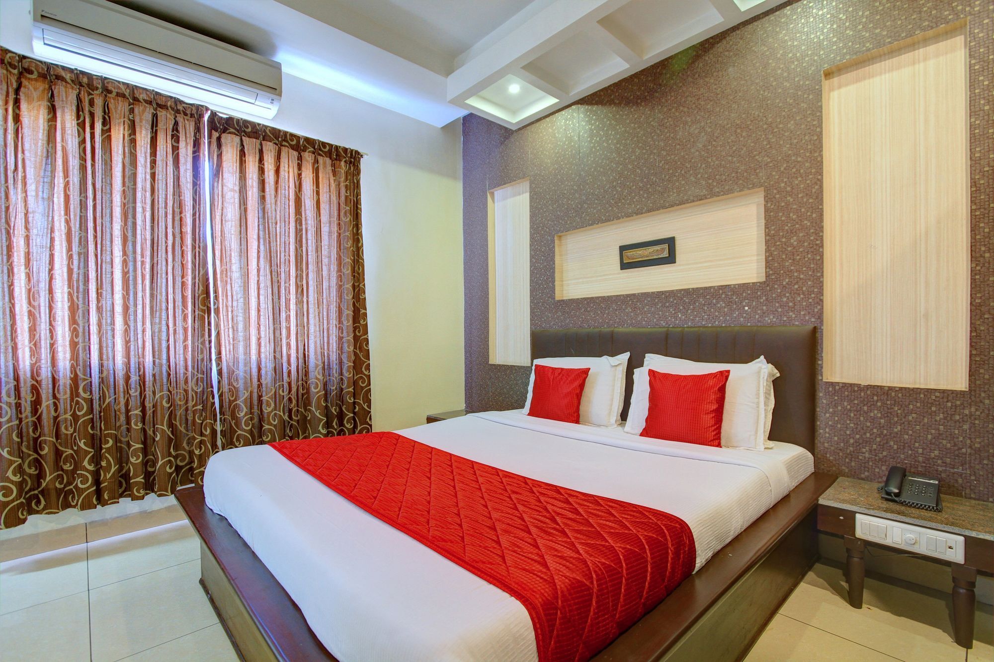 Oyo 4895 Abi Krishna Hotel Puducherry Buitenkant foto